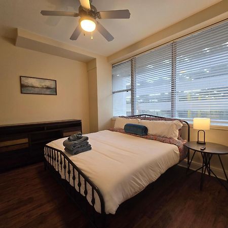 Amazing Condos Beautiful View 2 Blocks To French Quarter, Small Rooftop Pool, Gym, Seanger Theater, Super Dome, And Bourbon St New Orleans Room photo