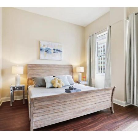 Amazing Condos Beautiful View 2 Blocks To French Quarter, Small Rooftop Pool, Gym, Seanger Theater, Super Dome, And Bourbon St New Orleans Exterior photo
