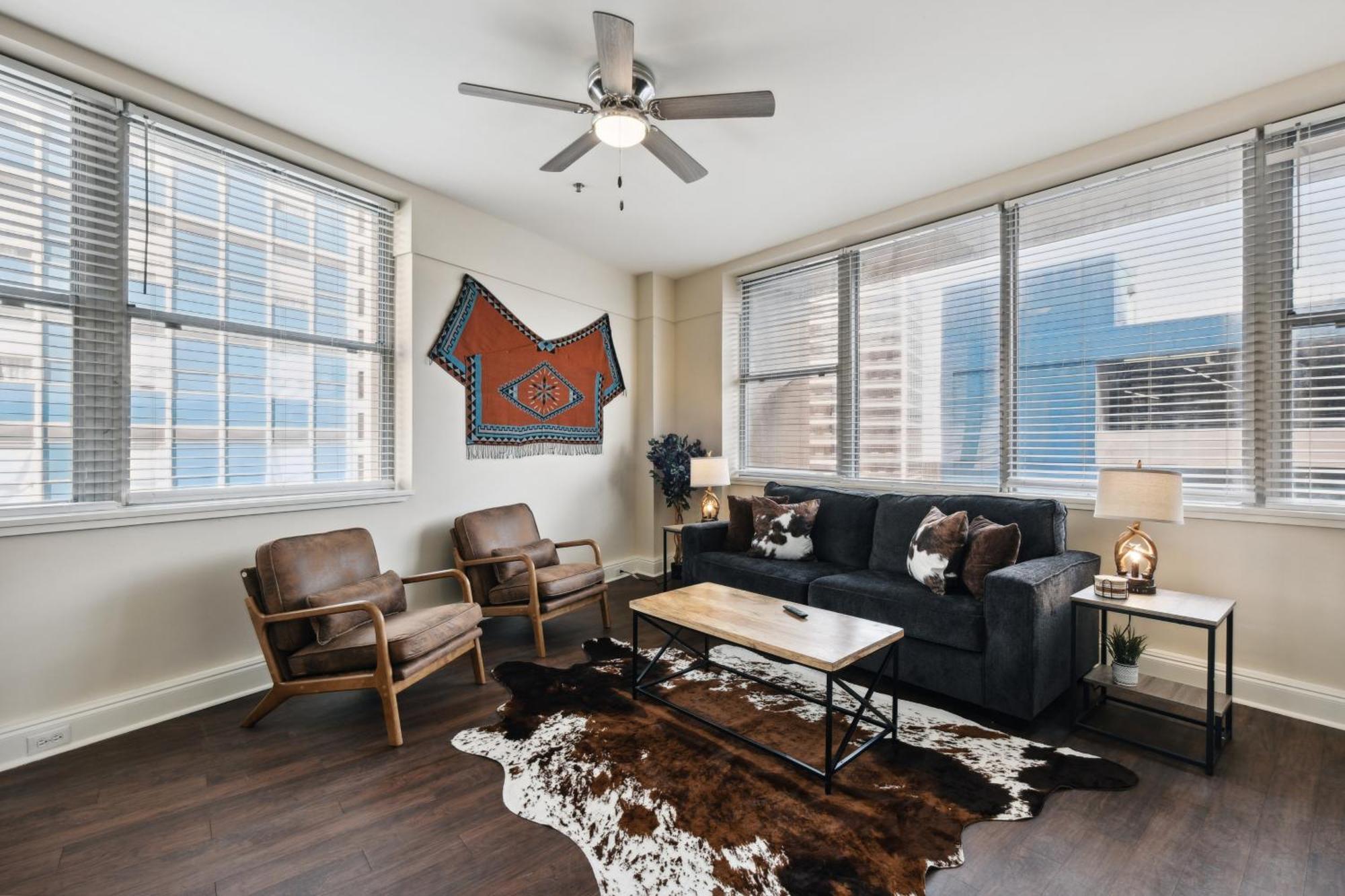 Amazing Condos Beautiful View 2 Blocks To French Quarter, Small Rooftop Pool, Gym, Seanger Theater, Super Dome, And Bourbon St New Orleans Room photo