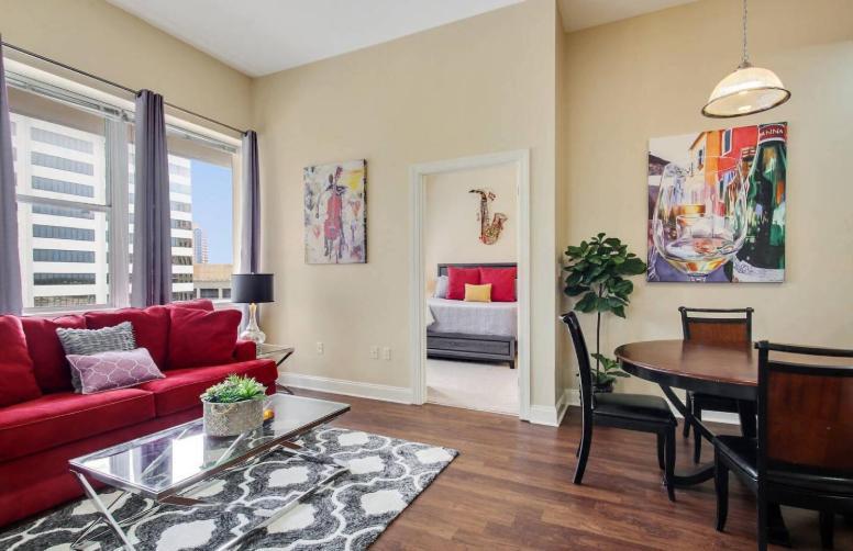 Amazing Condos Beautiful View 2 Blocks To French Quarter, Small Rooftop Pool, Gym, Seanger Theater, Super Dome, And Bourbon St New Orleans Exterior photo