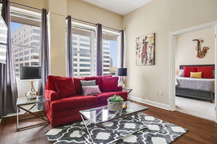 Amazing Condos Beautiful View 2 Blocks To French Quarter, Small Rooftop Pool, Gym, Seanger Theater, Super Dome, And Bourbon St New Orleans Exterior photo