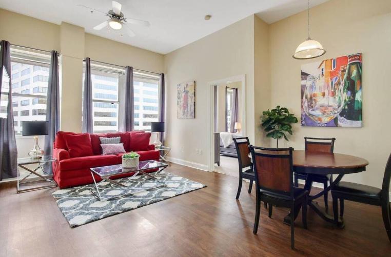 Amazing Condos Beautiful View 2 Blocks To French Quarter, Small Rooftop Pool, Gym, Seanger Theater, Super Dome, And Bourbon St New Orleans Exterior photo