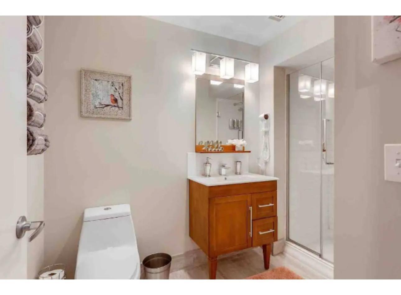 Amazing Condos Beautiful View 2 Blocks To French Quarter, Small Rooftop Pool, Gym, Seanger Theater, Super Dome, And Bourbon St New Orleans Room photo