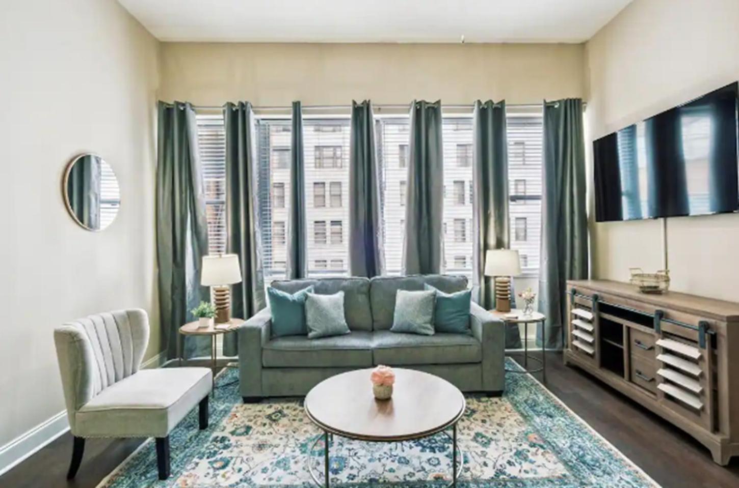 Amazing Condos Beautiful View 2 Blocks To French Quarter, Small Rooftop Pool, Gym, Seanger Theater, Super Dome, And Bourbon St New Orleans Room photo